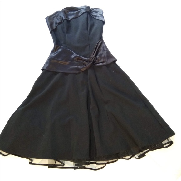 Black strapless homecoming dress - Picture 1 of 2